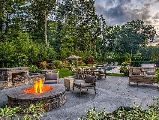 Custom outdoor living space by The MacDowell Company